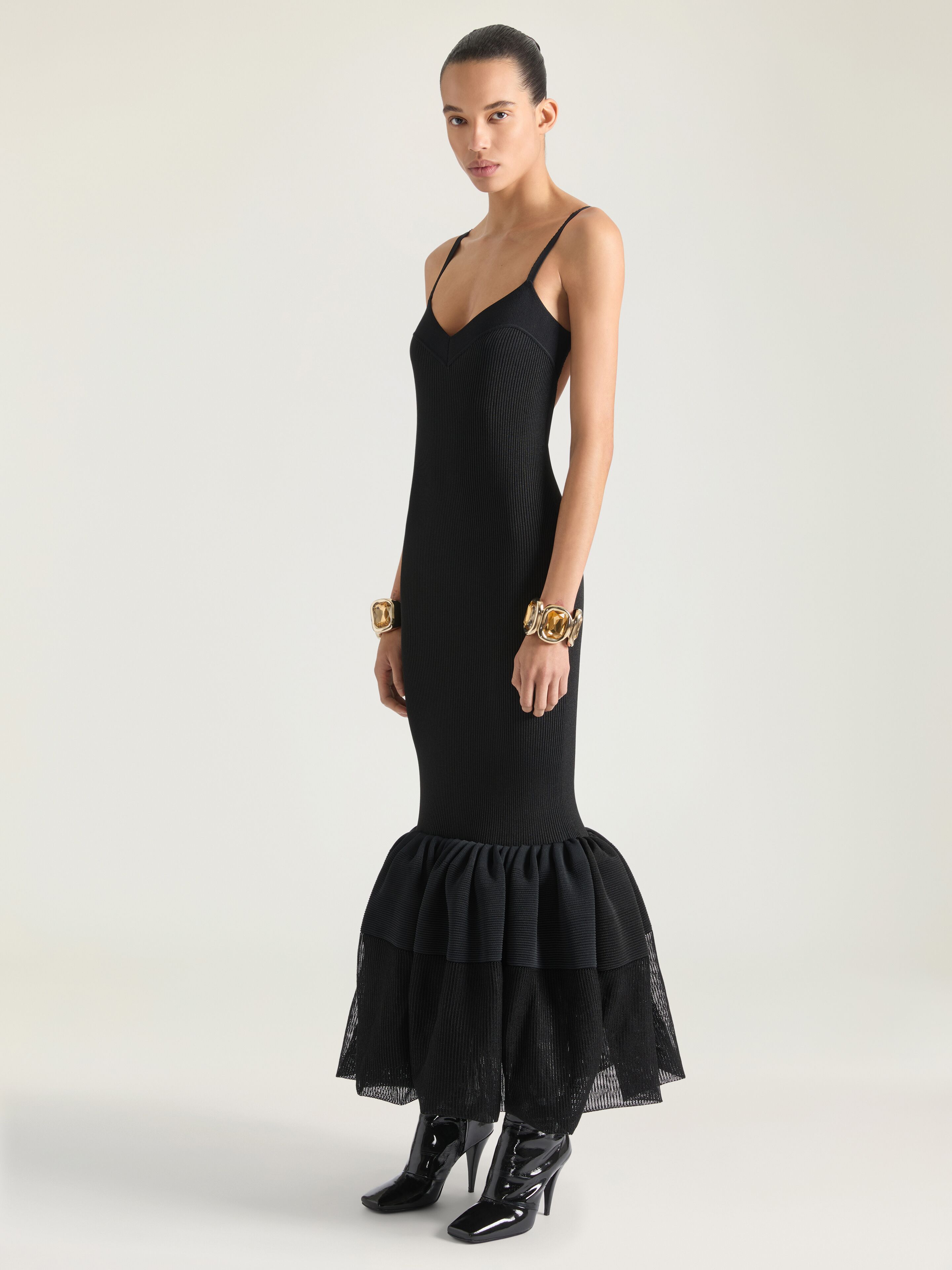 Open back ruffled dress in fine rib